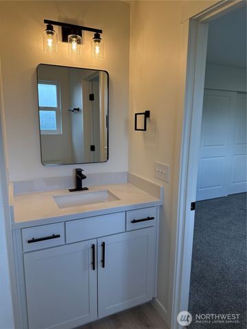 7828 E Jessica Way, Port Orchard, WA 98366