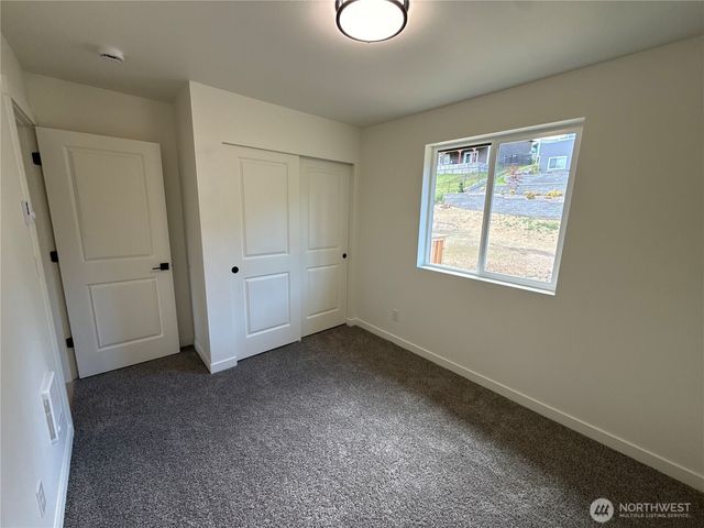 7828 E Jessica Way, Port Orchard, WA 98366