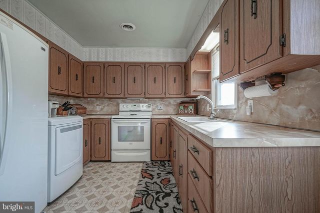 249 CLEVELAND AVE, Carneys Point, NJ 08069