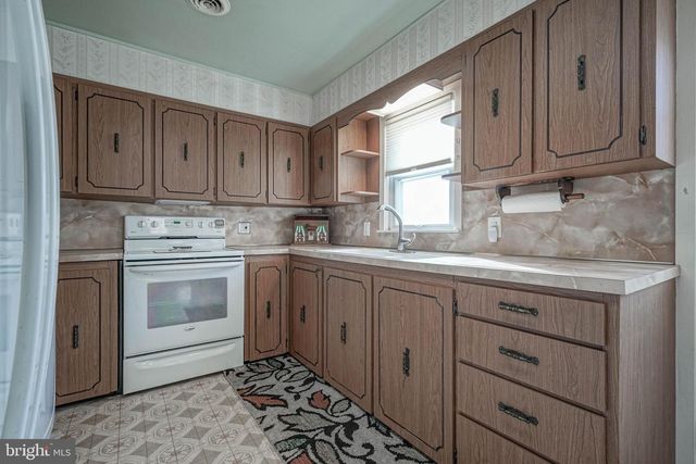 249 CLEVELAND AVE, Carneys Point, NJ 08069