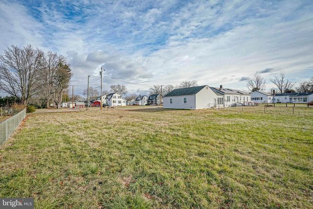 249 CLEVELAND AVE, Carneys Point, NJ 08069