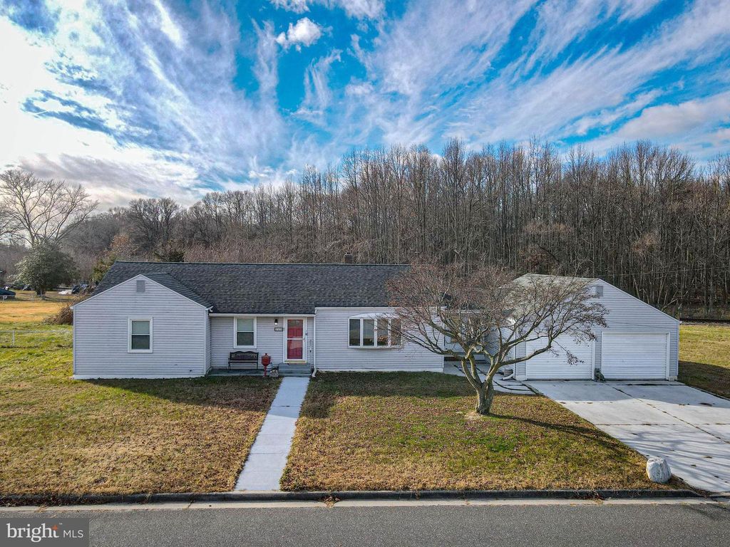 249 CLEVELAND AVE, Carneys Point, NJ 08069