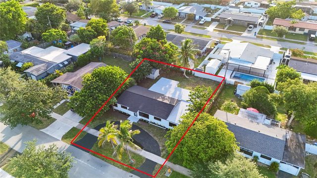 9281 Martinique Dr, Cutler Bay, FL 33189