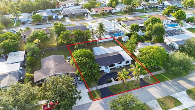9281 Martinique Dr, Cutler Bay, FL 33189