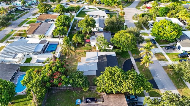 9281 Martinique Dr, Cutler Bay, FL 33189