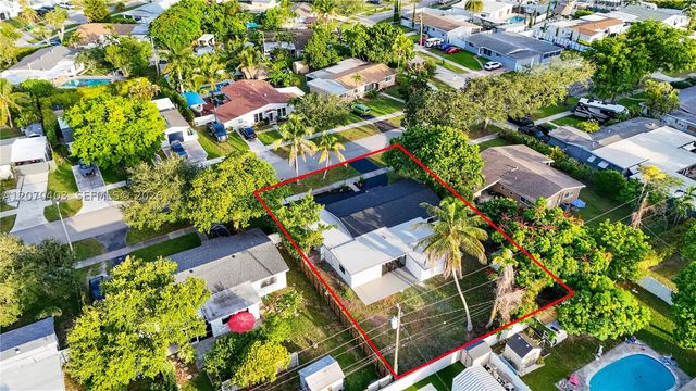 9281 Martinique Dr, Cutler Bay, FL 33189