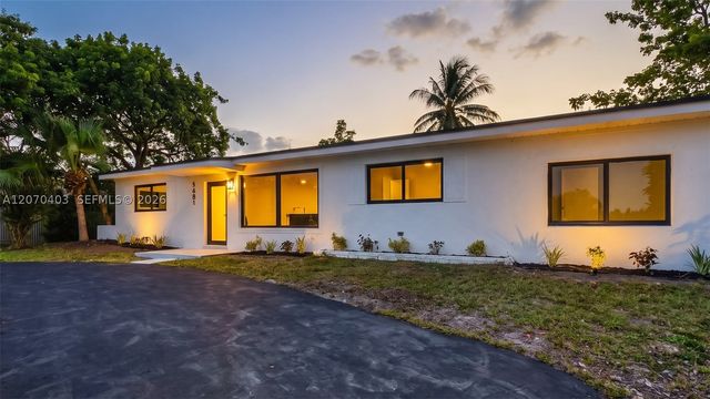 9281 Martinique Dr, Cutler Bay, FL 33189