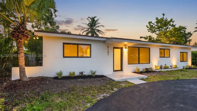 9281 Martinique Dr, Cutler Bay, FL 33189