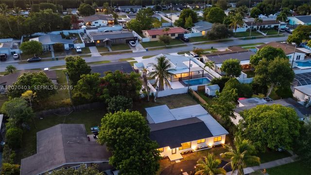 9281 Martinique Dr, Cutler Bay, FL 33189