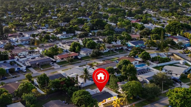9281 Martinique Dr, Cutler Bay, FL 33189