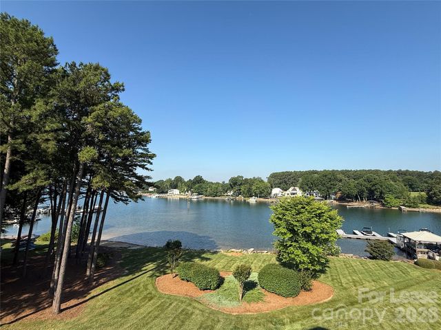 7834 Village Harbor Drive, Cornelius, NC 28031