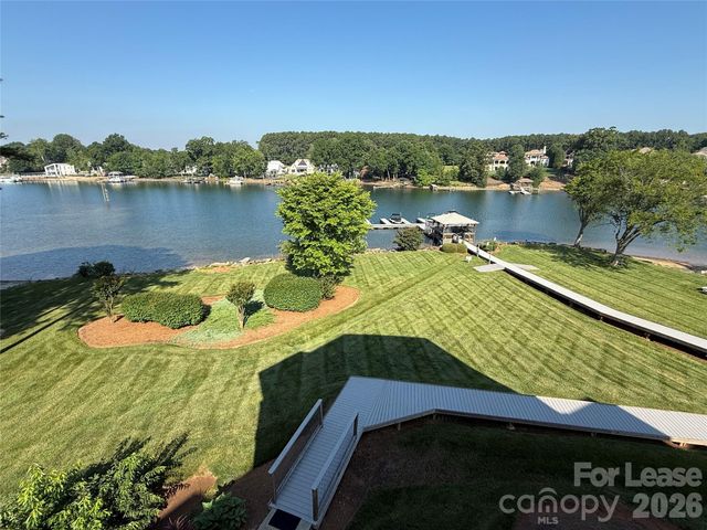 7834 Village Harbor Drive, Cornelius, NC 28031