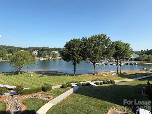 7834 Village Harbor Drive, Cornelius, NC 28031