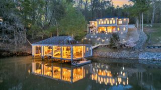 120 Lakewatch CIR, Moneta, VA 24121