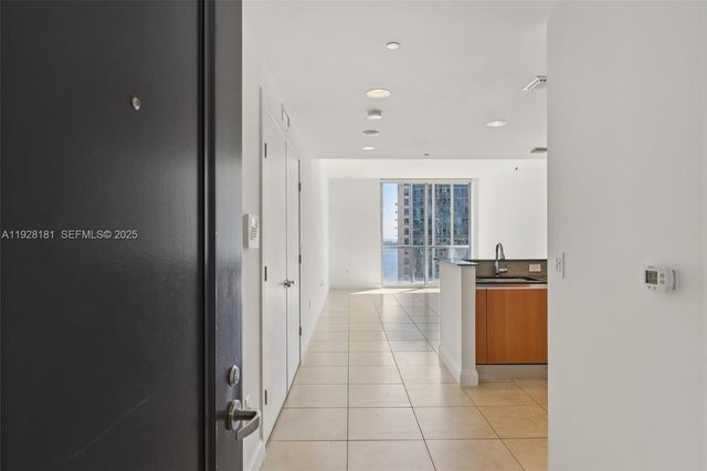 1060 Brickell Ave 2607, Miami, FL 33131