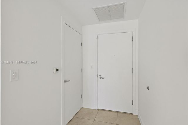 1060 Brickell Ave 2607, Miami, FL 33131