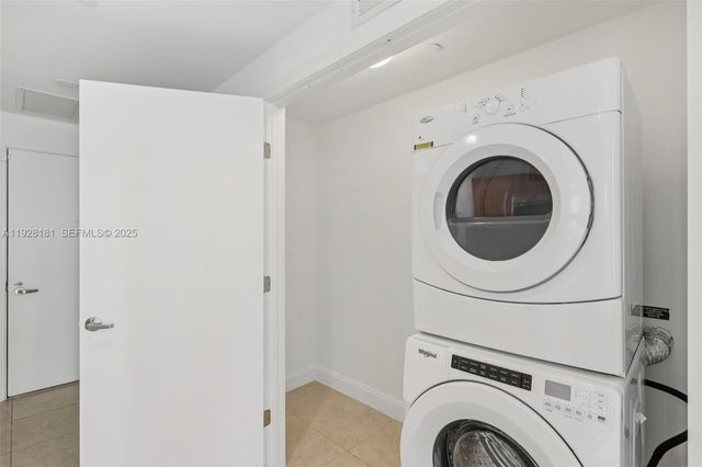 1060 Brickell Ave 2607, Miami, FL 33131