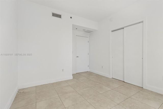 1060 Brickell Ave 2607, Miami, FL 33131