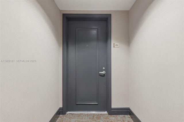 1060 Brickell Ave 2607, Miami, FL 33131