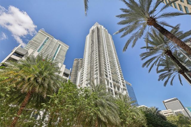 1060 Brickell Ave 2607, Miami, FL 33131