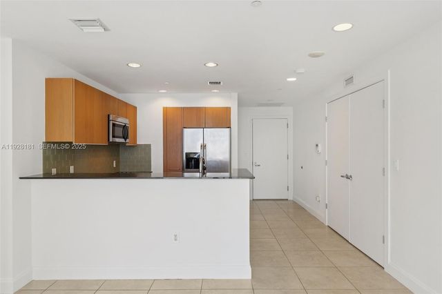 1060 Brickell Ave 2607, Miami, FL 33131