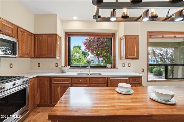 1819 E CATAMARAN Drive, Gilbert, AZ 85234