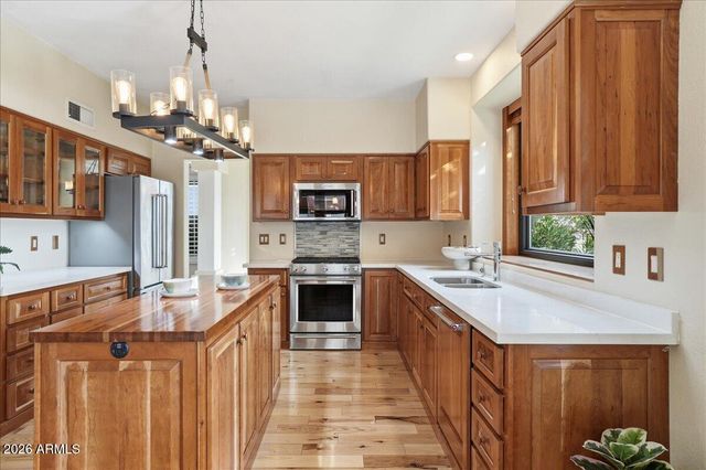 1819 E CATAMARAN Drive, Gilbert, AZ 85234