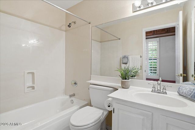 1819 E CATAMARAN Drive, Gilbert, AZ 85234