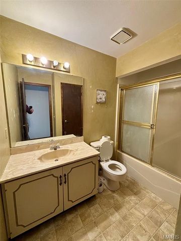 904 Maces Grove Road, O'fallon, IL 62269