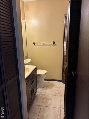 904 Maces Grove Road, O'fallon, IL 62269