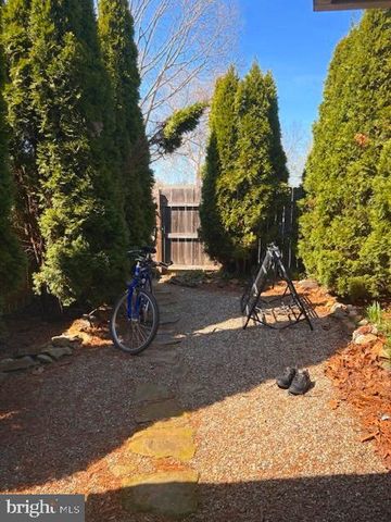 26 ELM ST, Lambertville, NJ 08530