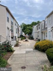 5918 ANNABERG PL #203, Burke, VA 22015