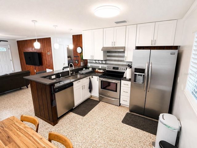 13619 LAKE BOULEVARD, Winter Garden, FL 34787