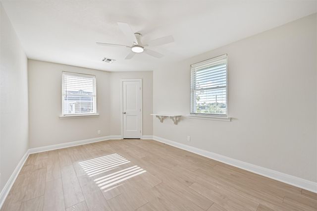 2118 103rd Street, Galveston, TX 77554