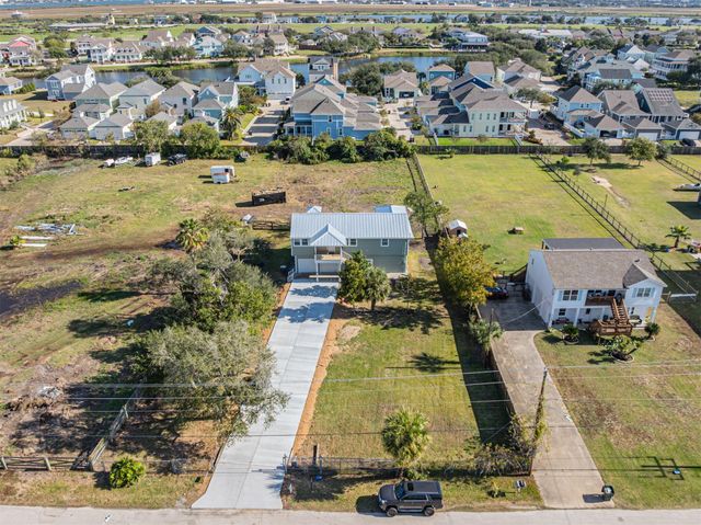 2118 103rd Street, Galveston, TX 77554