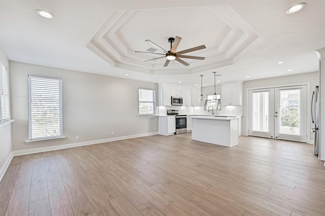 2118 103rd Street, Galveston, TX 77554