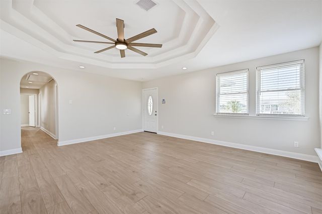 2118 103rd Street, Galveston, TX 77554