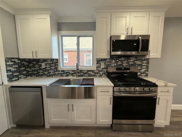 130-16 233rd, Rosedale, NY 11422