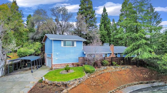 12735 Shockley Ct, Auburn, CA 95603