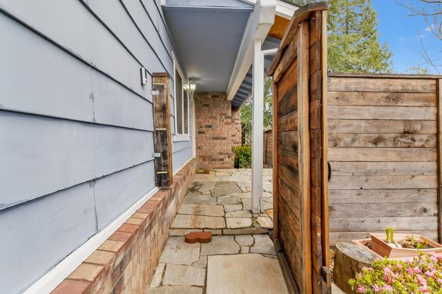 12735 Shockley Ct, Auburn, CA 95603