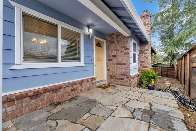 12735 Shockley Ct, Auburn, CA 95603