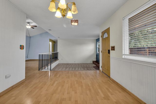 12735 Shockley Ct, Auburn, CA 95603