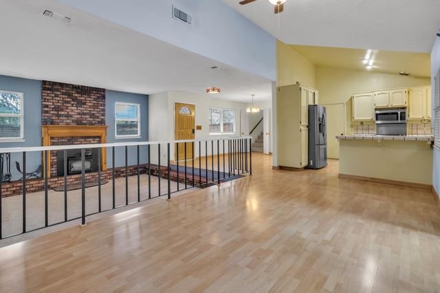 12735 Shockley Ct, Auburn, CA 95603