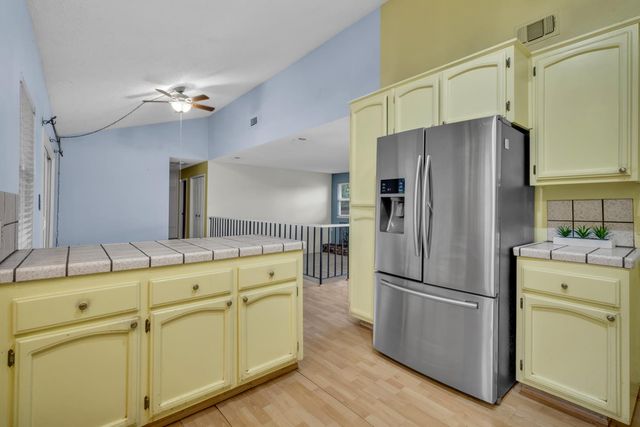 12735 Shockley Ct, Auburn, CA 95603