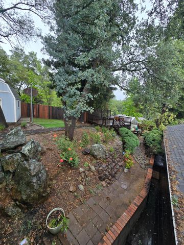 12735 Shockley Ct, Auburn, CA 95603