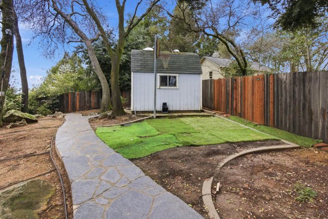 12735 Shockley Ct, Auburn, CA 95603