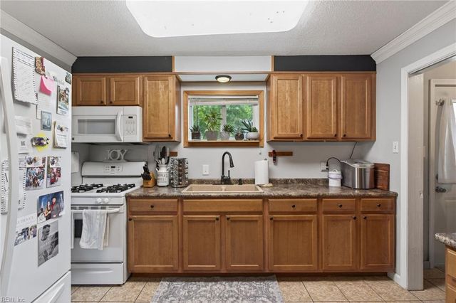 2209 Dean DR, Norfolk, VA 23518