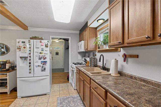 2209 Dean DR, Norfolk, VA 23518