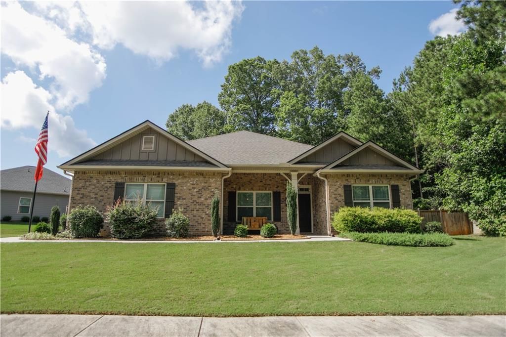 523 Brooks Village Drive, Pendergrass, GA 30567