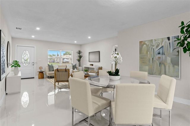 7430 Taylor St, Hollywood, FL 33024